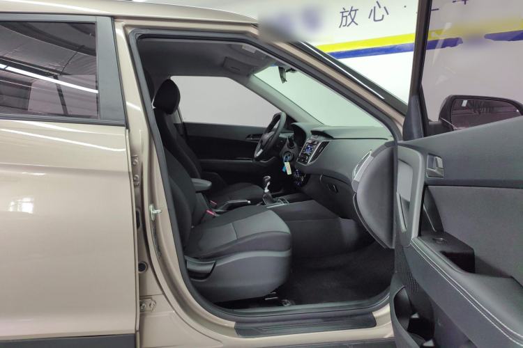 Used Hyundai ix25 2017 1.6L Manual Fashion Model
