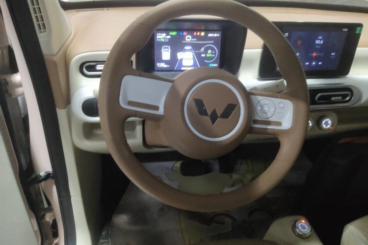 Used Wuling Hongguang MINIEV 2024 3rd Generation 215km Advanced Version
