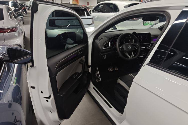 Used Volkswagen T-ROC 2024 300TSI DSG Two-Wheel-Drive Chen Guang Edition
