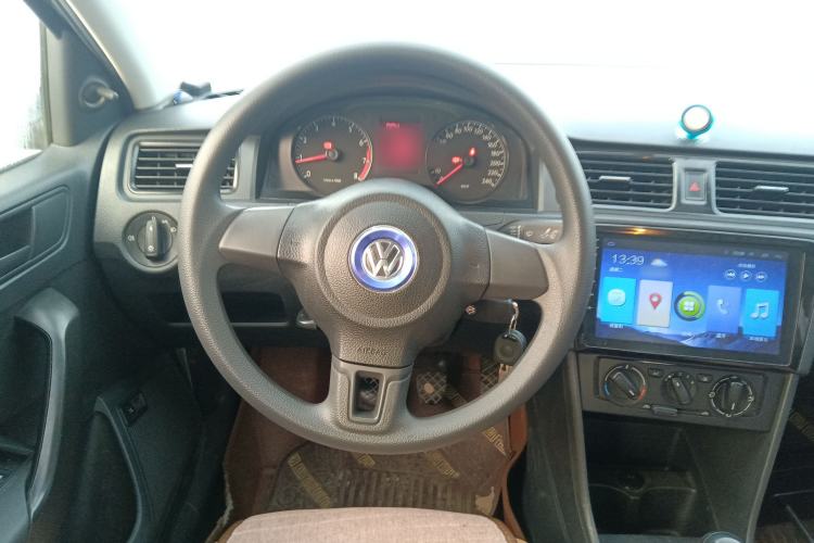 Used Volkswagen Santana 2015 1.6L Manual Fashion Edition
