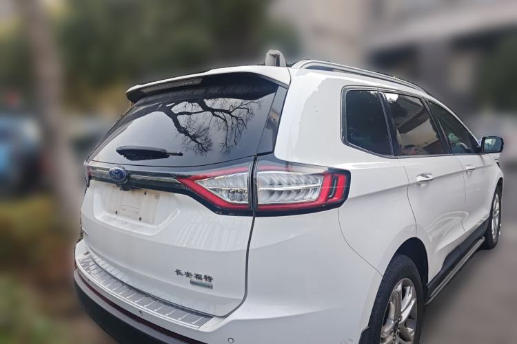 Used Ford Edge 2015 2.0T GTDi Two-Wheel-Drive High-Line Version