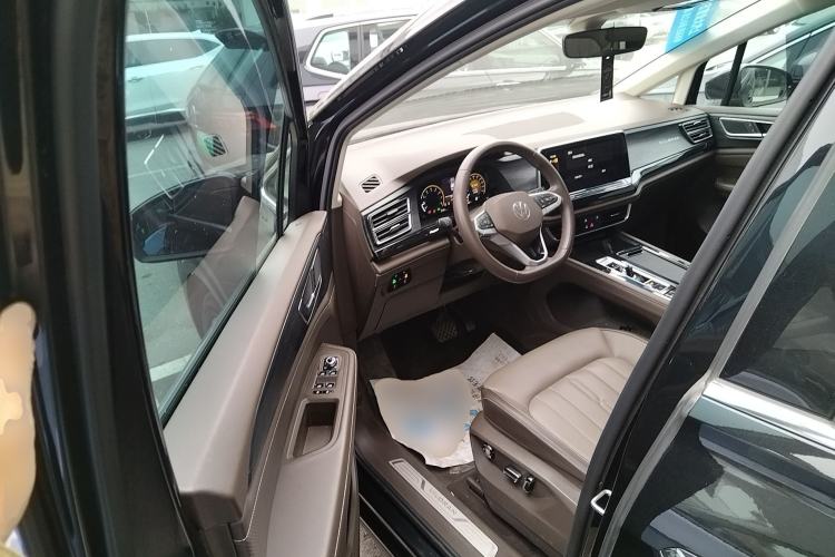 Used Volkswagen Viloran 2024 330TSI Luxury Edition