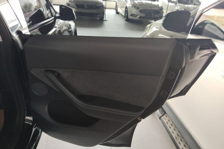 Used Tesla Model Y 2021 Standard Range Rear-Wheel Drive Version
