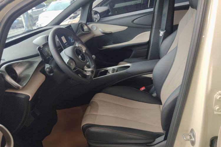 Used BYD Dolphin 2023 420 km Free Version
