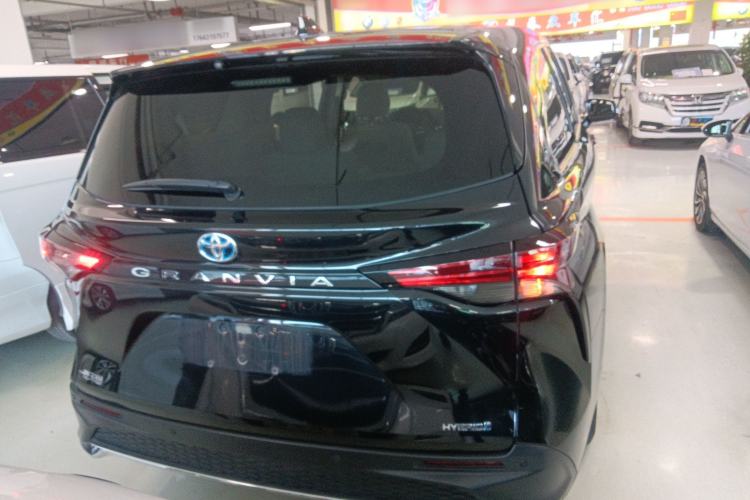 Used Toyota Granvia 2023 2.5L Hybrid Comfort Edition