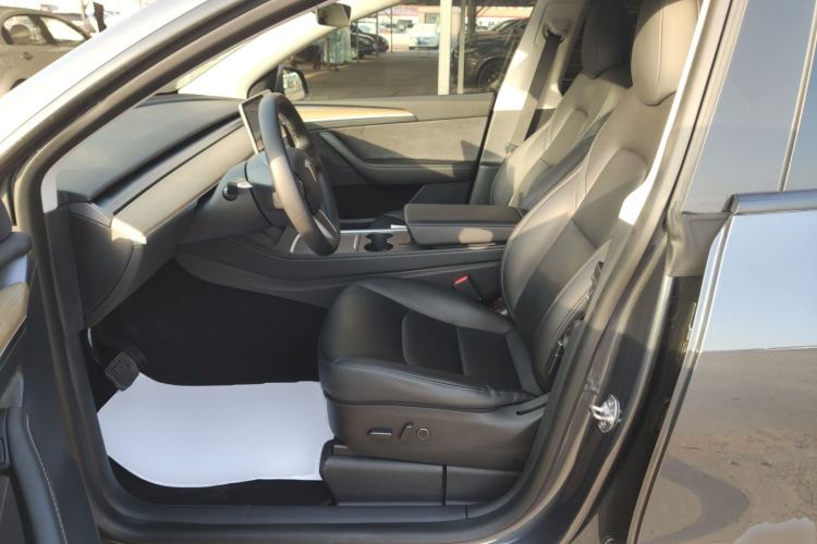 Used Tesla Model Y 2021 Standard Range Rear-Wheel Drive Version
