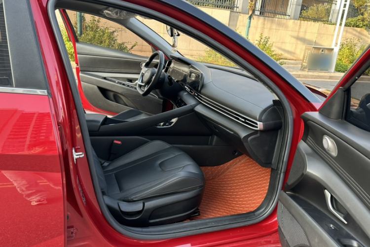 Used Hyundai Elantra 2021 1.5L CVT LUX Prestige Edition
