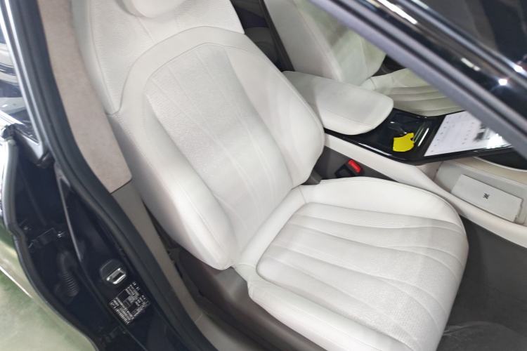 Used  L7 2022 Dynamic Model