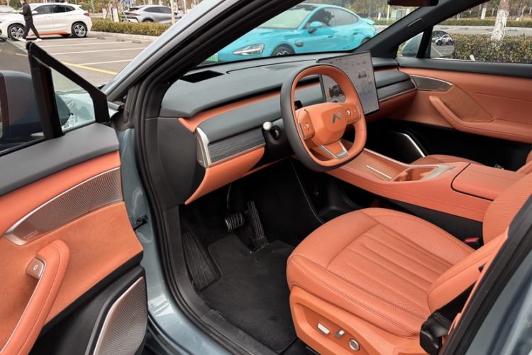 Used ONVO L60 2024 60 kWh All-Wheel Drive
