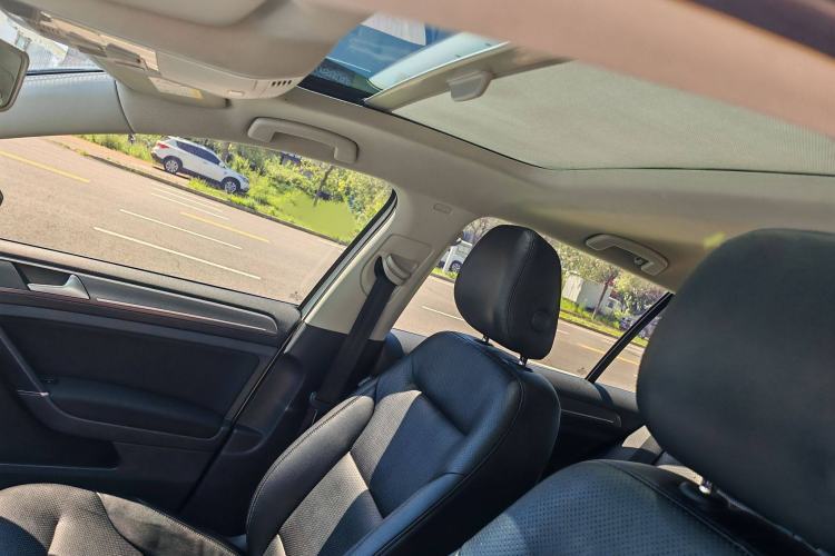 Used Volkswagen Golf 2017 230TSI Automatic Comfort Edition – Celebrating Milestone of One Million Units
