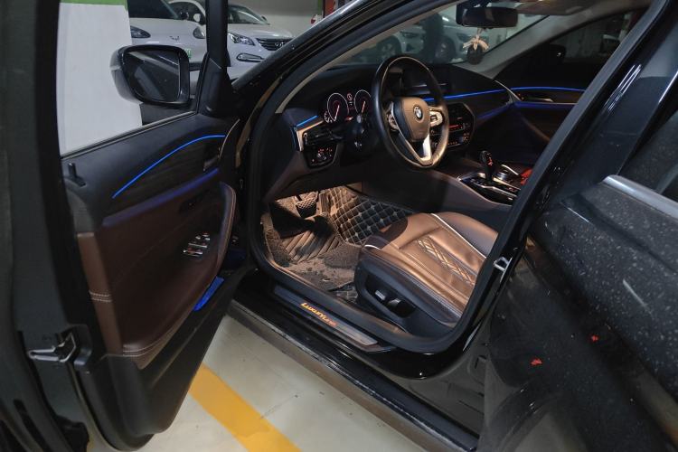 Used BMW 5 Series 2019 Facelifted 530Li Leading Edition Luxury Package
