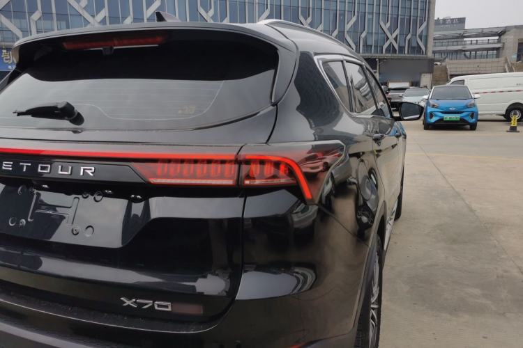 Used JETOUR X70 PLUS 2023 1.6T DCT Stronger 7-Seater
