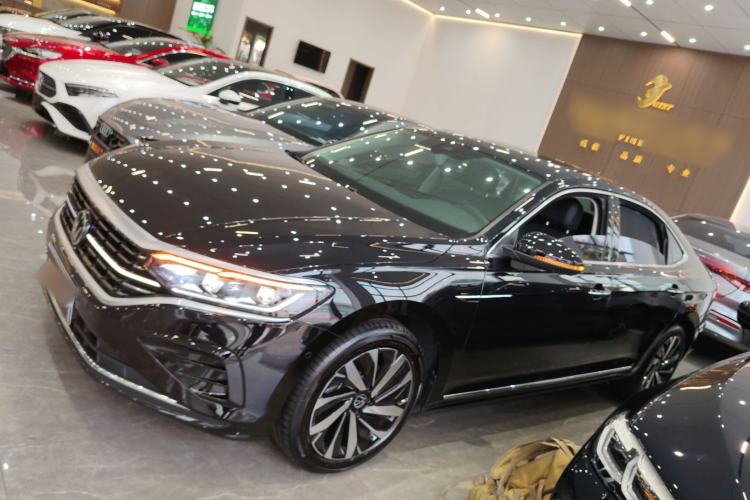 Used Volkswagen Passat 2025 Outstanding Model 380TSI Dragon Glory Edition
