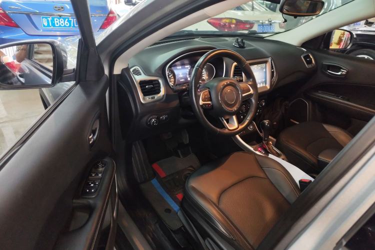 Used  Compass 2017 200T Automatic Family Edition