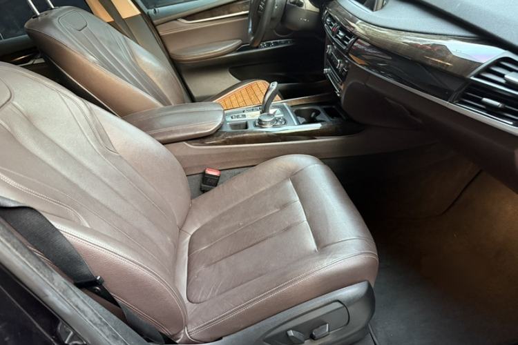 Used BMW X5 2015 xDrive28i
