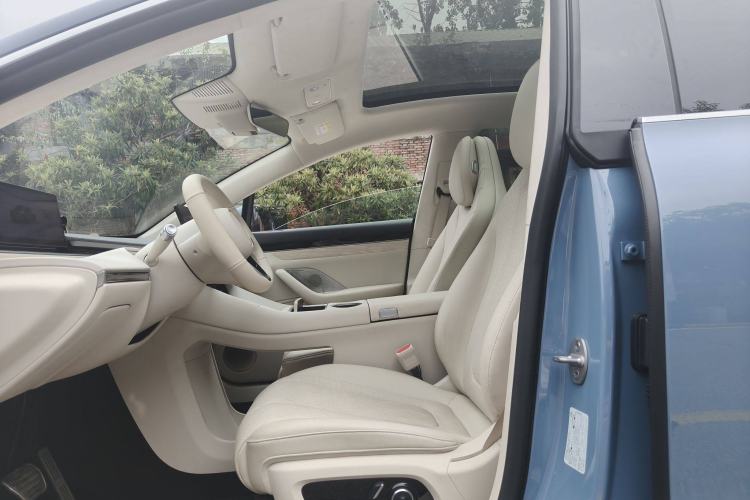 Used Hima Luxeed R7 2024 All-Electric 802 km Max
