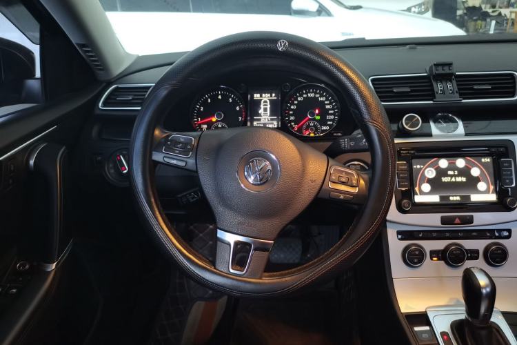 Used Volkswagen Magotan 2016 1.8TSI Luxury Comfort Model
