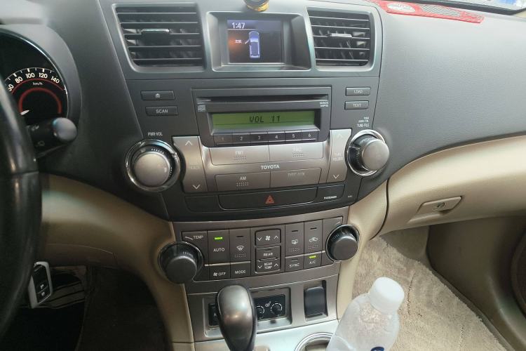 Used Toyota Highlander 2012 2.7L Two-Wheel Drive 7-Seater Luxury Edition
