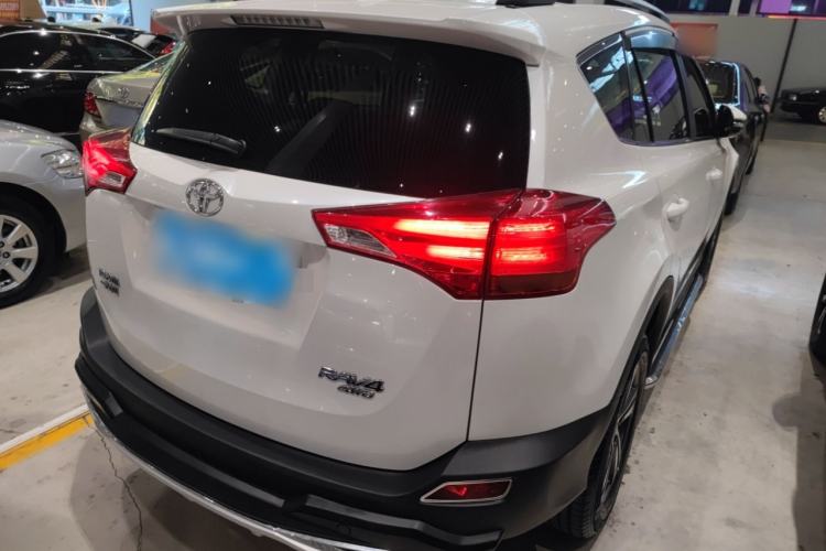 Used Toyota RAV4 2015 2.0L CVT Two-Wheel Drive Fashion Edition