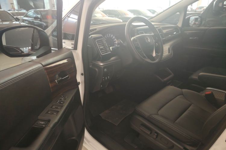 Used Honda Elysion 2016 2.4L Style Edition
