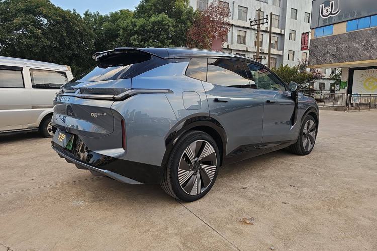 Used Lynk & Co 08 EM-P 2025 220 km All-Wheel-Drive Performance Halo
