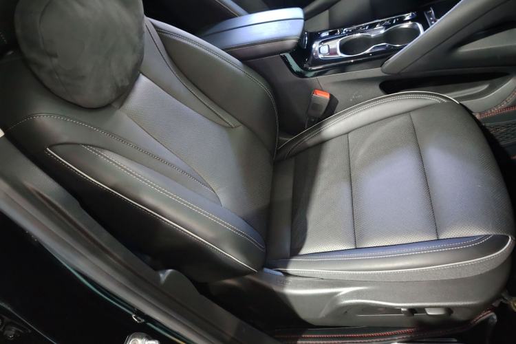 Used Buick Envision 2023 Encore Plus 652T Five-Seat Luxury Model
