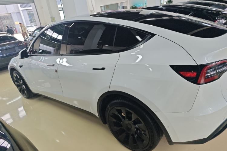 Used Tesla Model Y 2021 Long-Range All-Wheel-Drive Version