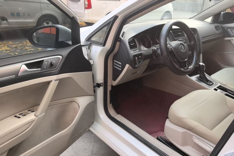 Used Volkswagen Golf 2016 1.6L Automatic Comfort Model
