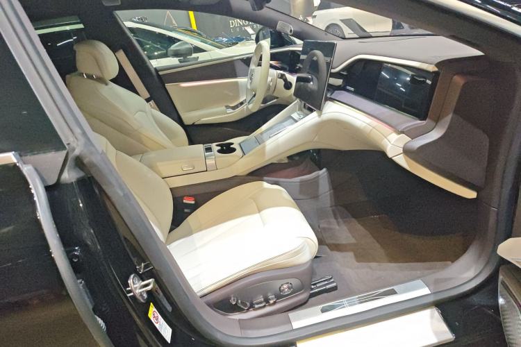 Used Denza Z9 2024 1100 km All-Wheel-Drive Ultra Version