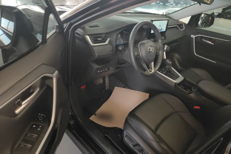 Used Toyota Wildlander 2023 2.0L CVT Two-Wheel Drive Luxury PLUS Edition
