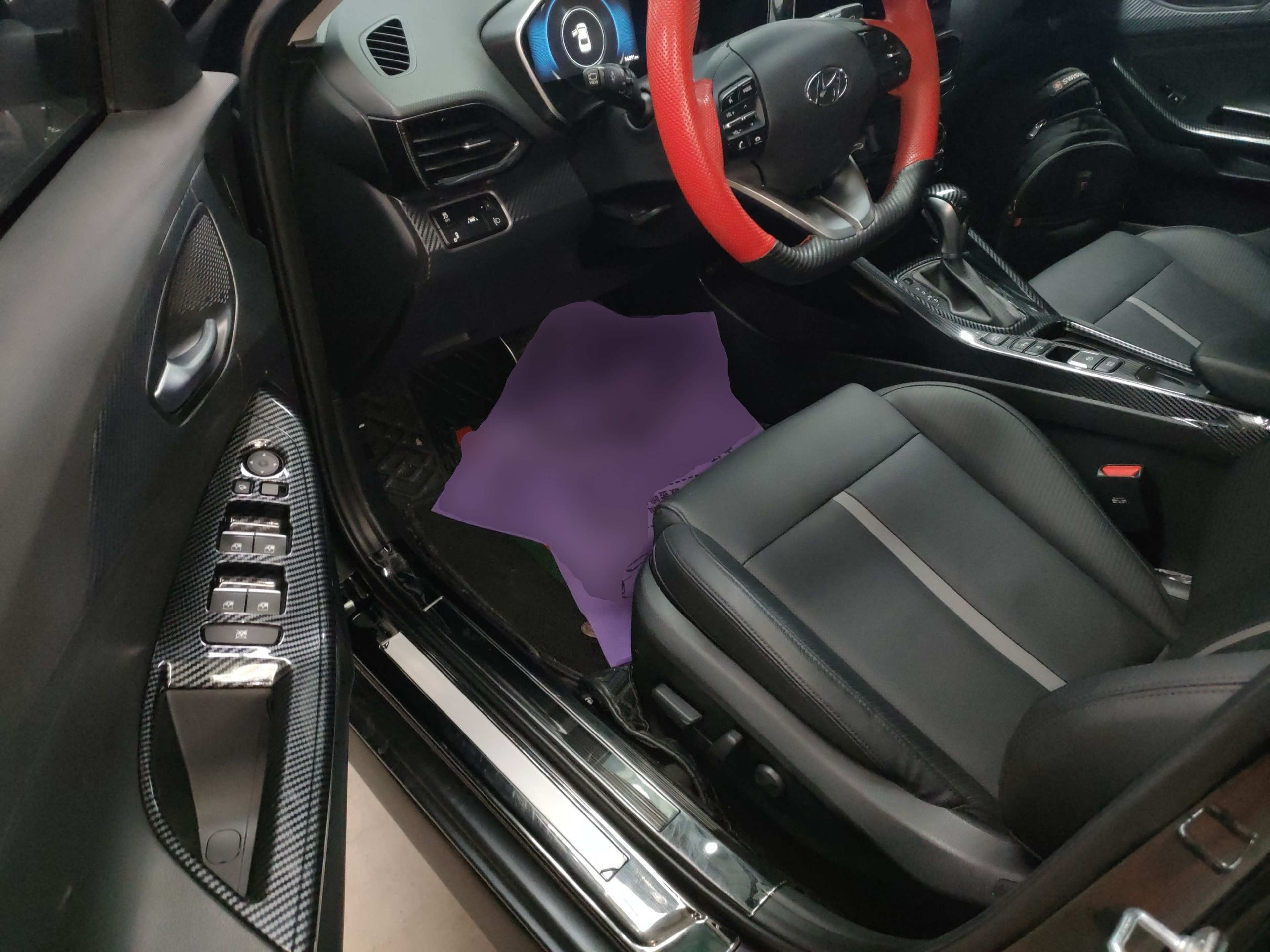 Переднее сиденье в автомобиле