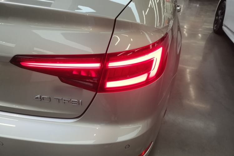 Used Audi A4L 2019 40 TFSI Fashion Edition China VI Emission Standard
