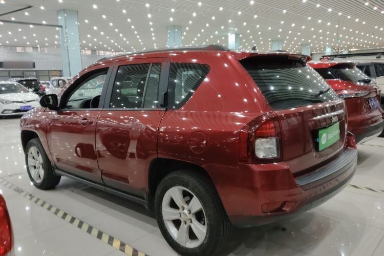 Used  Compass 2014 Revised Version 2.0L Two-Wheel Drive Entry-Level Edition
