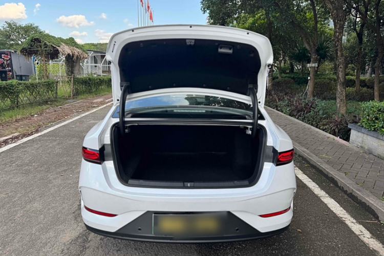 Used BYD Qin PLUS 2025 DM-i Smart Drive 55KM Beyond Model
