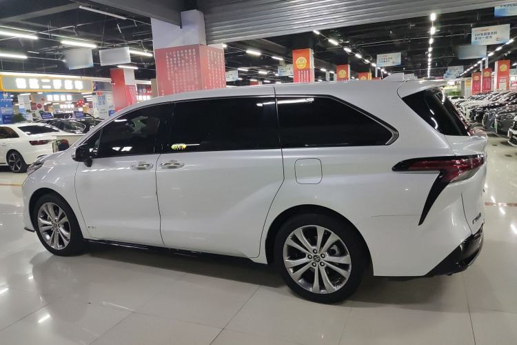 Used Toyota Sienna 2024 2.5L Hybrid Prestige Deluxe Edition
