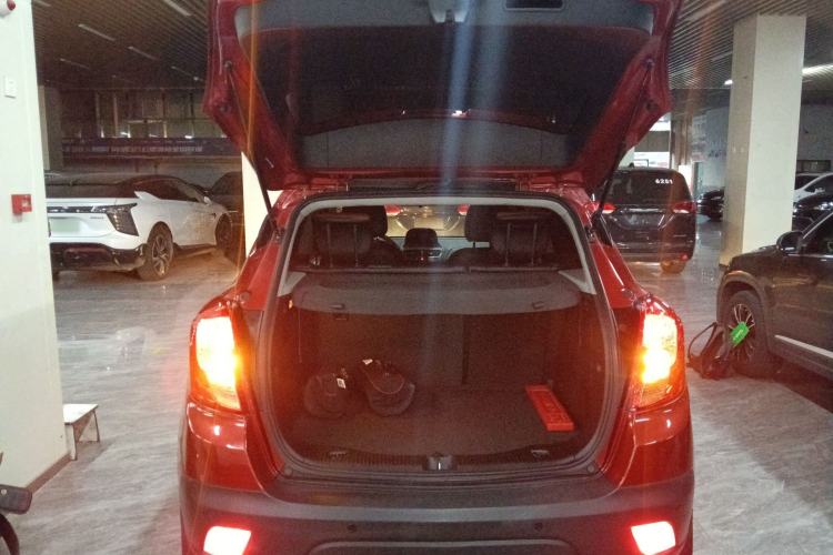 Used Buick Encore 2015 1.4T Automatic Two-Wheel Drive Urban Elite Version
