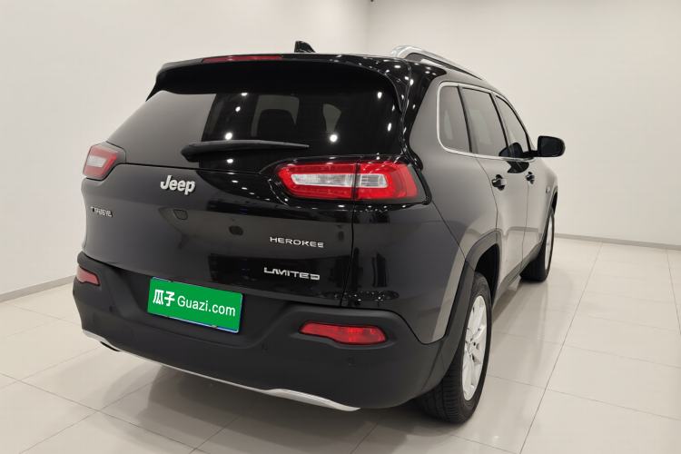 Used  Cherokee 2017 2.0L Superior Edition
