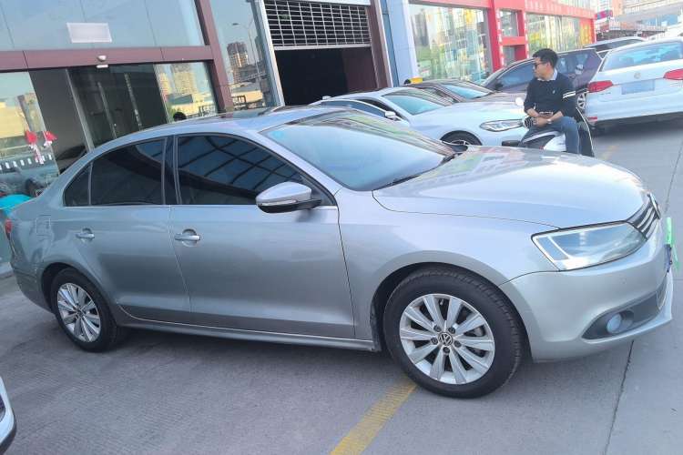 Used Volkswagen Sagitar 2012 1.4TSI Automatic Luxury Edition
