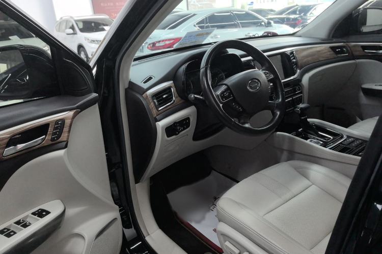 Used GAC Trumpchi GS8 2017 320T Two-Wheel Drive Luxury Smart Connectivity Version (7 Seats)
