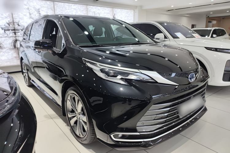 Used Toyota Sienna 2023 2.5L Hybrid Deluxe Edition
