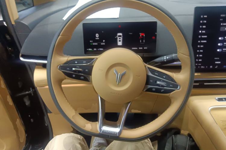 Used VOYAH Dream 2025 PHEV Four-Wheel-Drive Flagship Kunpeng Edition
