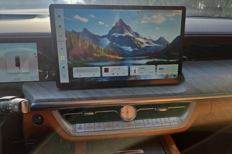 Used Tank 500 New Energy 2023 Hi4-T
