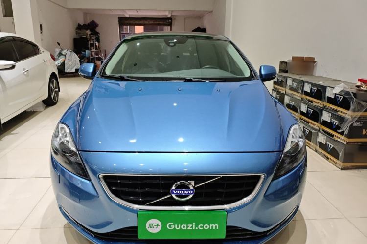 Used Volvo V40 2016 T3 Zhiyi Edition
