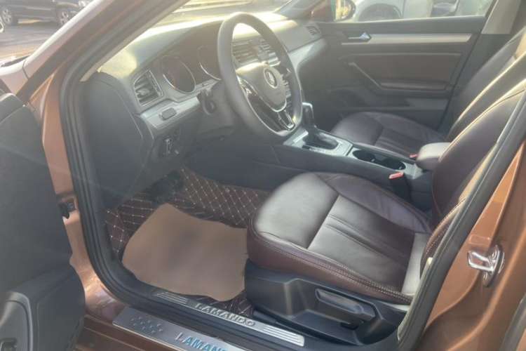 Used Volkswagen Lamando 2017 230TSI DSG Fashion Edition
