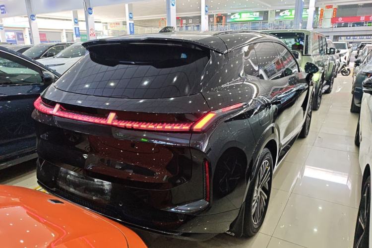 Used Lynk & Co 08 EM-P 2023 120km Long-Range Halo