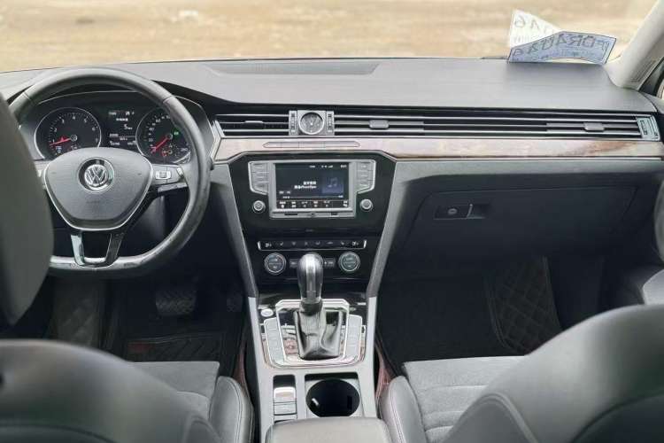 Used Volkswagen Magotan 2017 330TSI DSG Luxury Model
