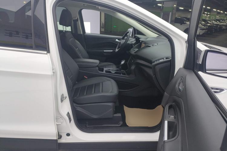 Used Ford Kuga 2019 EcoBoost 180 Two-Wheel-Drive Platinum Edition China VI Standard