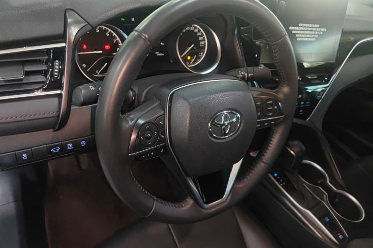 Used Toyota Camry 2021 2.0G Luxury Edition
