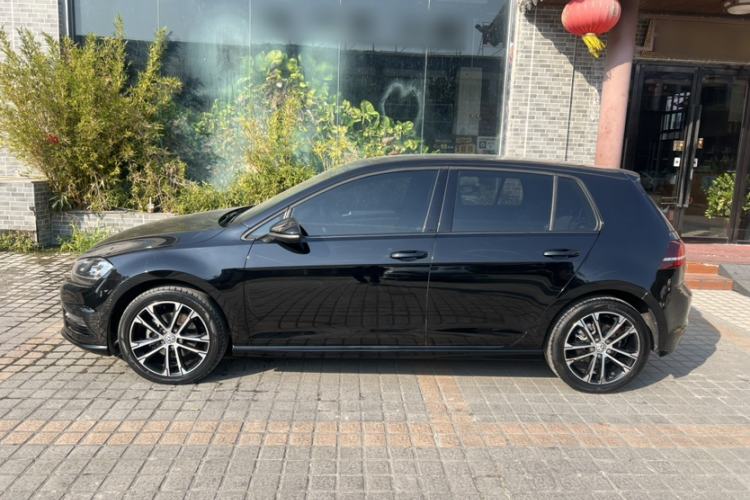 Used Volkswagen Golf 2016 1.4TSI Automatic R-Line
