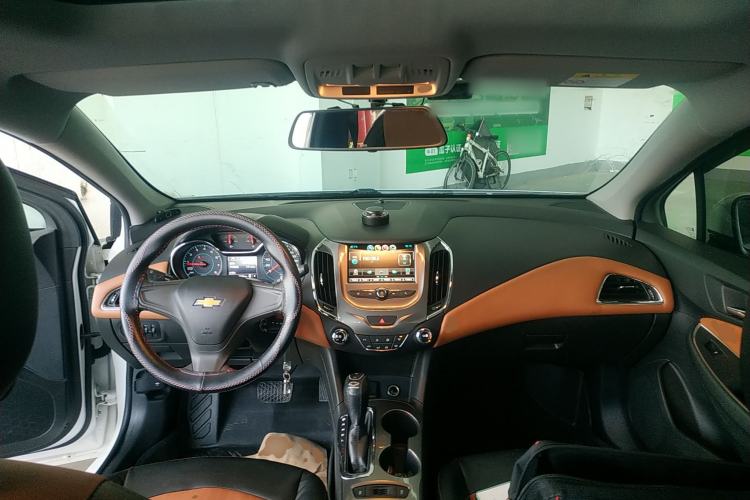 Used Chevrolet Cruze 2017 1.5L Automatic Pioneer Sunroof Edition
